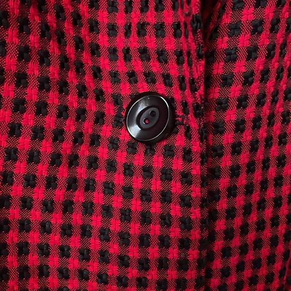 Vintage Requirements red checkered button from blazer with shoulder pads - Picture 6 of 8